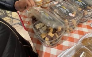 breaking into fudge contianer